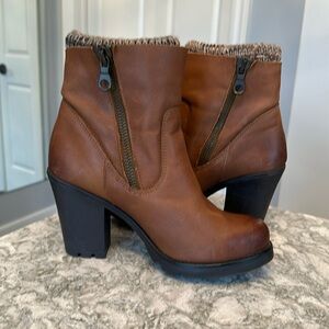 Steve Madden Sweater Bootie Size 9 1/2M Brown